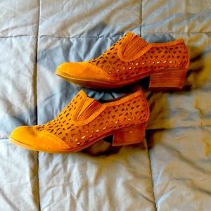 Dolce Vita Tan Suede Boots Size 8